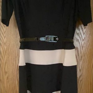 Chaps A-line sleeveless dress, size M, black & tan with belt, like new